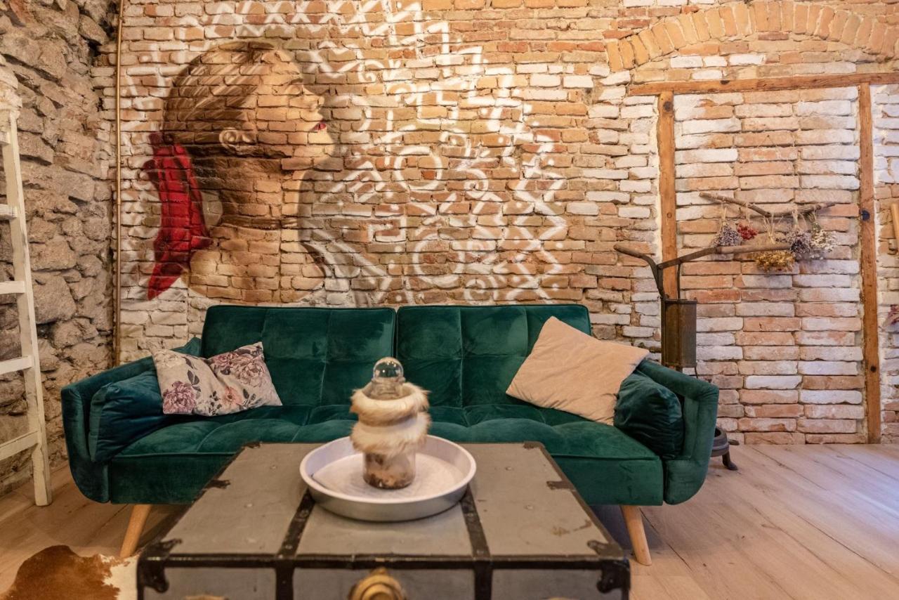 Accommodation At The Folklore Apartment Μπρατισλάβα Εξωτερικό φωτογραφία