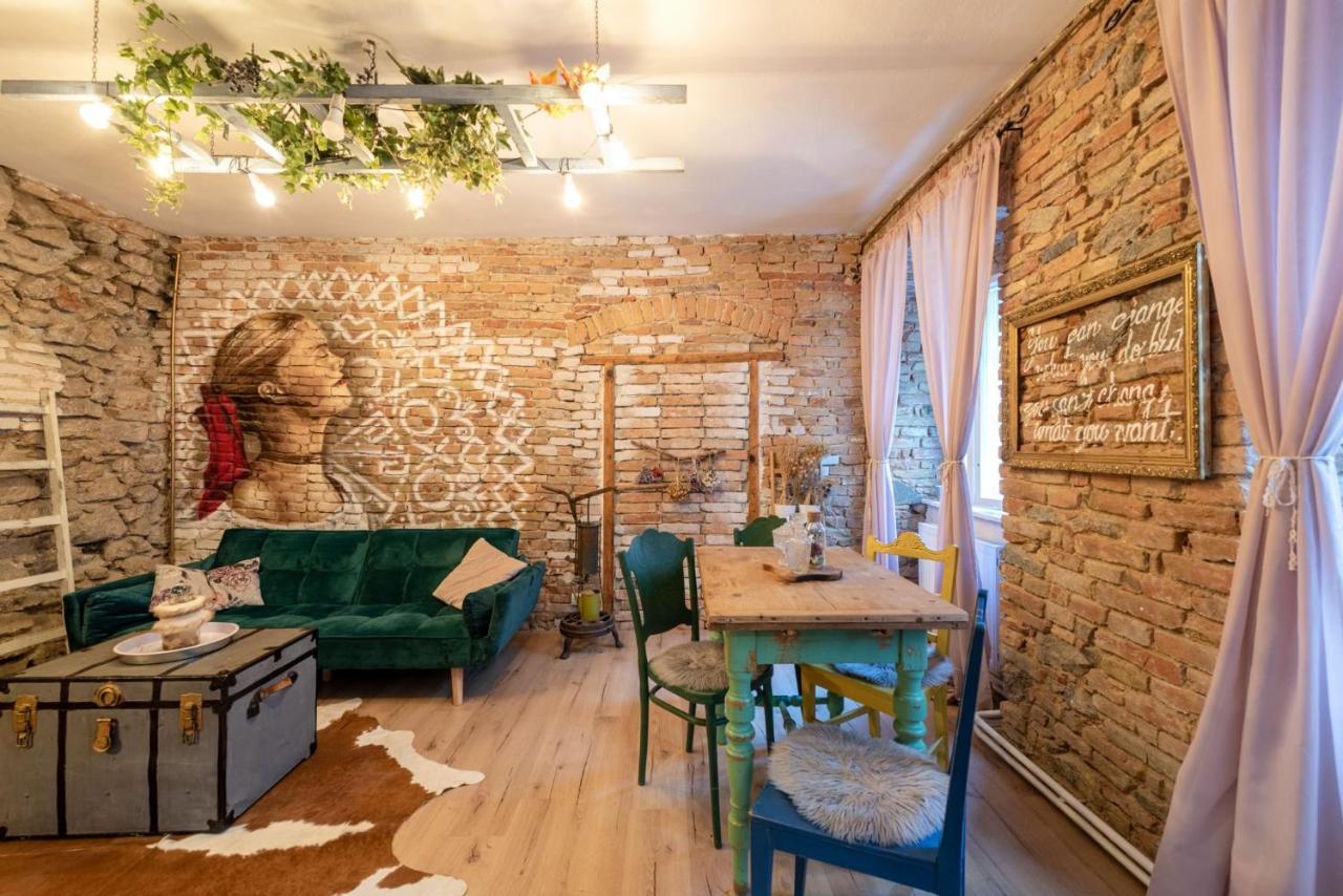 Accommodation At The Folklore Apartment Μπρατισλάβα Εξωτερικό φωτογραφία