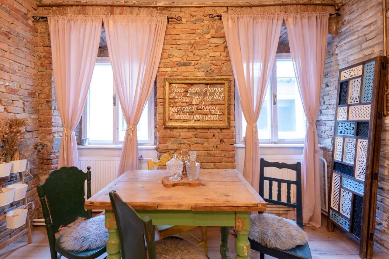 Accommodation At The Folklore Apartment Μπρατισλάβα Εξωτερικό φωτογραφία