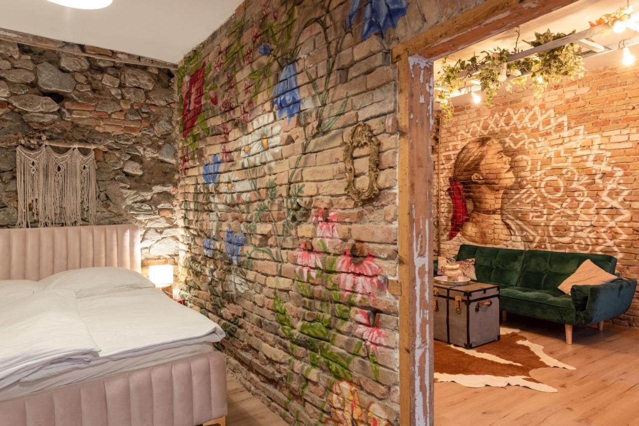Accommodation At The Folklore Apartment Μπρατισλάβα Εξωτερικό φωτογραφία