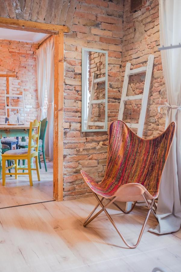 Accommodation At The Folklore Apartment Μπρατισλάβα Εξωτερικό φωτογραφία