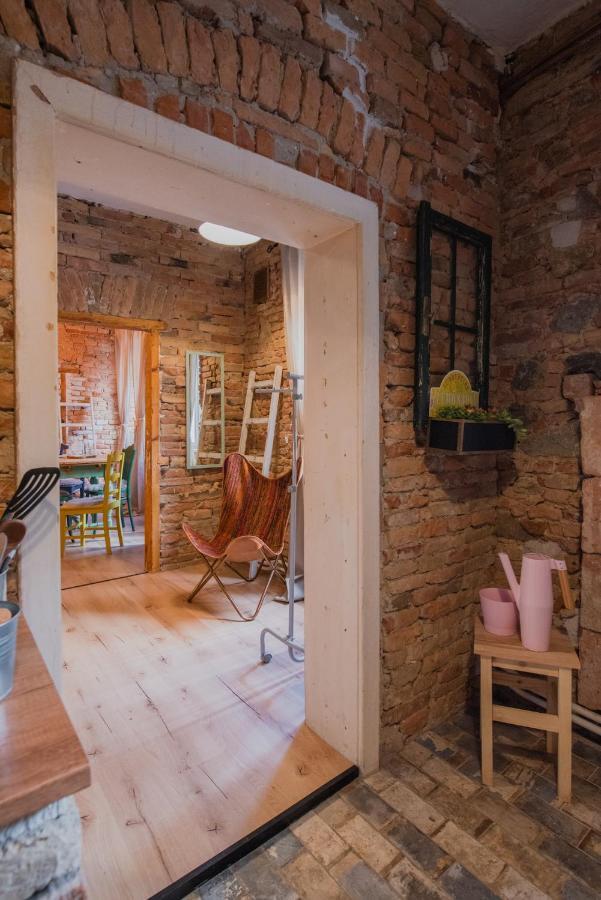 Accommodation At The Folklore Apartment Μπρατισλάβα Εξωτερικό φωτογραφία